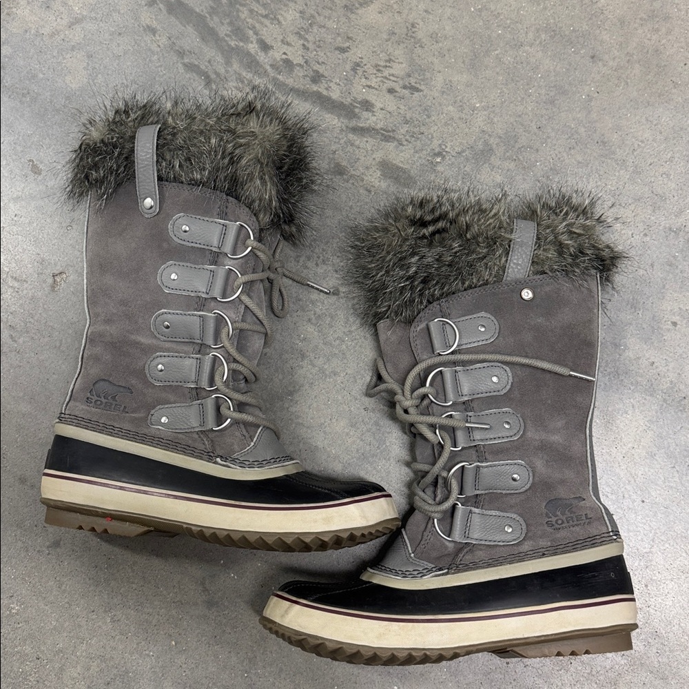 like new! Sorel Joan of Arctic Real Fur Winter Boots 9 Gray